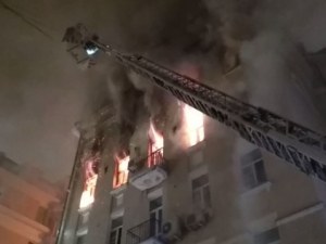 Четирима души загинаха при пожар в жилищна сграда в центъра на Москва