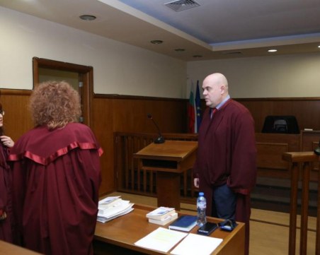 Делото за КТБ пак буксува, адвокати и прокурори в тежък спор