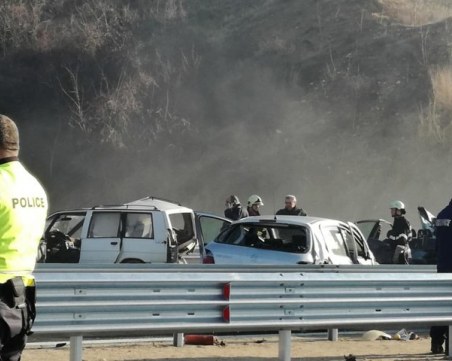 14 са ранени при верижното меле с 20 коли на “Струма“