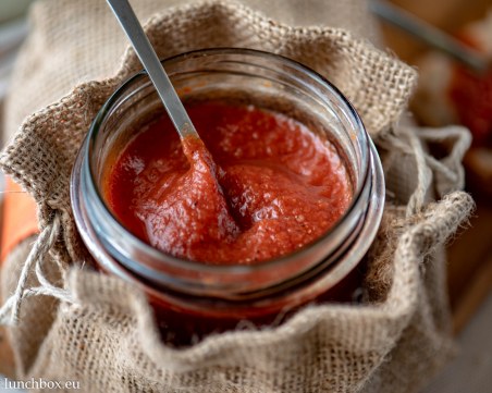 Кетчупът не е само за ядене! Вижте няколко изненадващи употреби