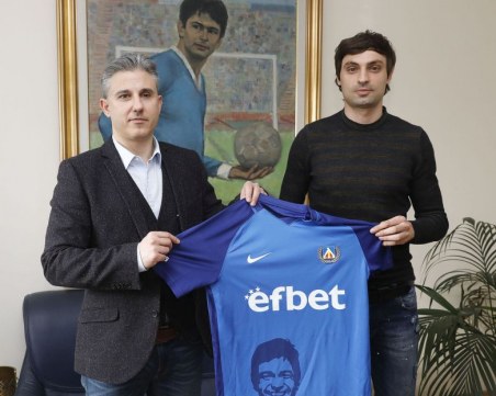 Левски привлече бивш играч на Локо