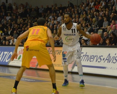 Нов американец в Академик Бултекс 99, Дайшон Найт си тръгва ВИДЕО