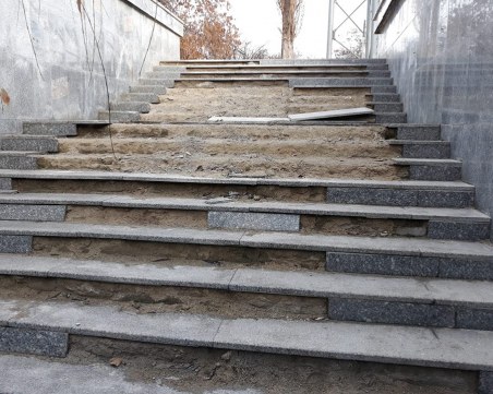 Стълби от подлез в 