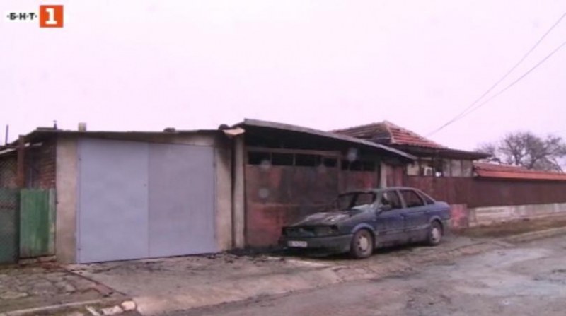 Пожар изпепели къща в Русе! Жена е с опасност за живота