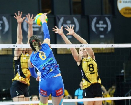 Марица с достойна загуба от световния шампион