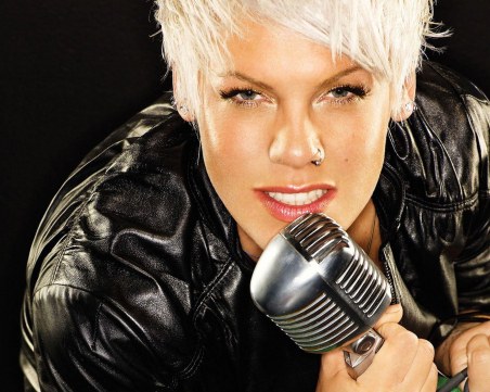 Пинк получи своя звезда на Алеята на славата