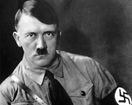Предлагат на търг 30 картини на Хитлер