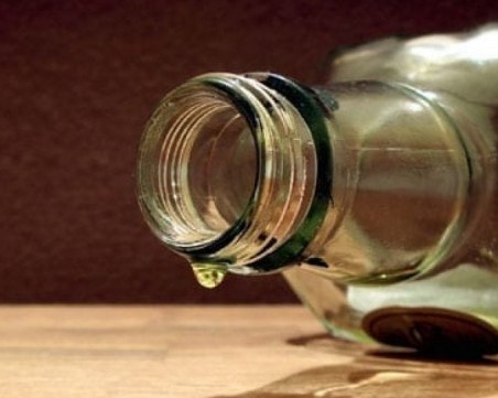 13-годишен е в алкохолна кома – пил от Грозданката на дядо си!