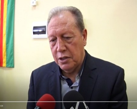 Осем кубика дърва бонус, ако станеш джипи до границата