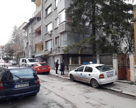 Откриха мъртви двама пенсионери, разследват убийство и самоубийство