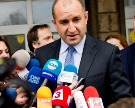 Президентът сърдит: Защо Външно ме търси за Венецуела, не за Македония