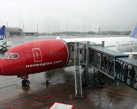 Върнаха самолет на летището в Стокхолм заради сигнал за бомба