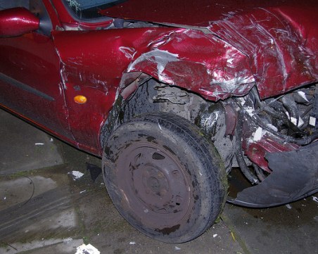 Заради висока скорост: 29-годишна загина при сблъскък с бетоновоз