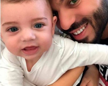 Фики не спира да глези първородния си син