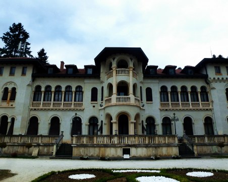 Каква е историята на царския дворец 