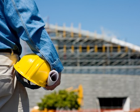 Мъж падна от строеж в Нови хан, счупи си две ребра