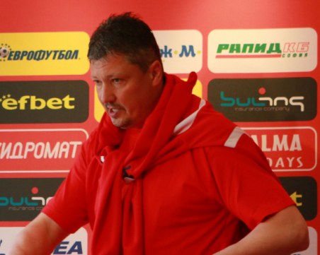 Рокадата е факт! ЦСКА представи Любо Пенев