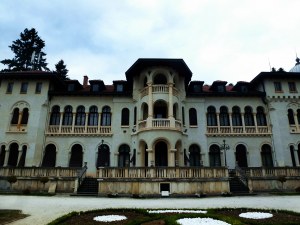 Каква е историята на царския дворец