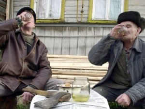 Стряскащо: Не болестите – алкохолът убива руснаците!