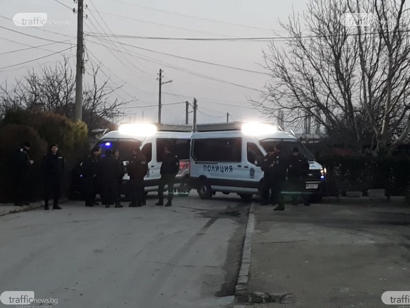 Жандармерия блокира достъпа до празната ромска махала във Войводиново СНИМКИ