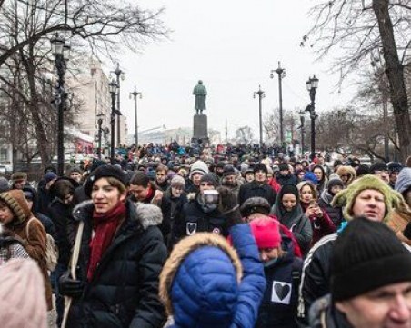 Хиляди се събраха на протести в Русия