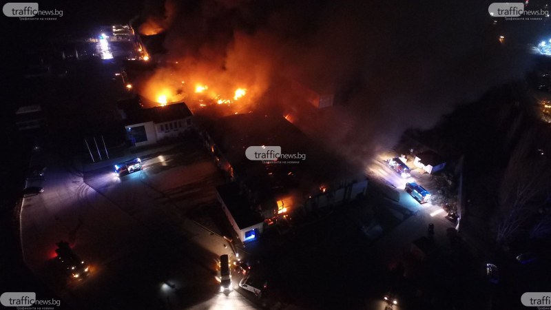 Голям пожар във Войводиново, облакът от дим е огромен! ВИДЕО