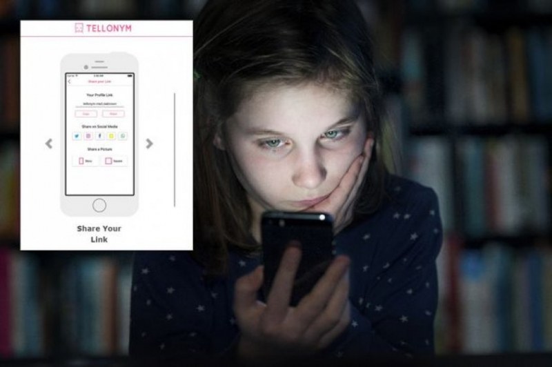 Опасно мобилно приложение зомбира децата! Две 14-годишни момичета пострадаха