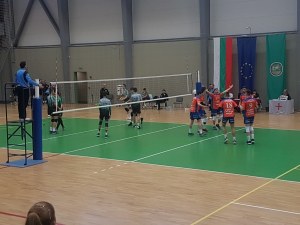 Виктория Волей с драматична победа, загуба за СК Строител