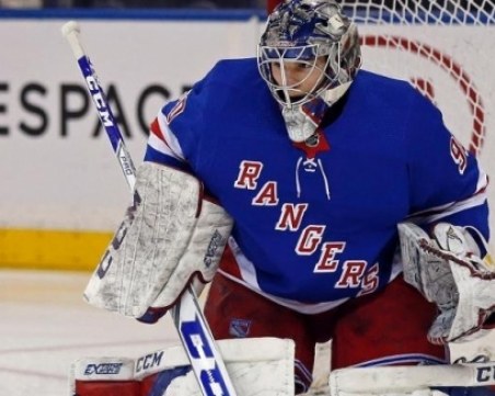 Български хокеен вратар с голям мач в НХЛ - спаси 55 удара! ВИДЕО