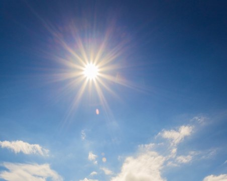 Какво време ни очаква? Слънчев понеделник, снежен вторник!