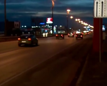 Куфари затвориха 