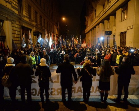 Стотици унгарци се вдигнаха на протест! Искат оставката на Орбан