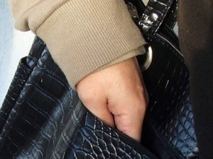 Арестуваха асеновградчанин, обрал пенсионерка в магазин
