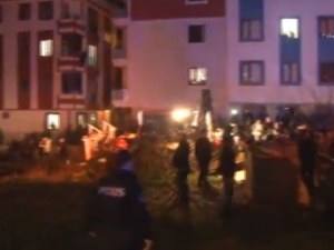 Военен хеликоптер се разби между блокове в Истанбул! Четирима загинаха