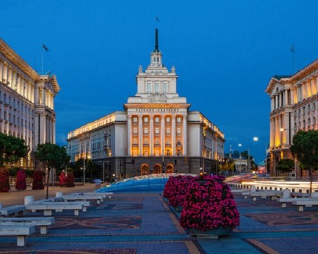 Метро, пътища, екология... Фандъкова мисли за София, не за избори