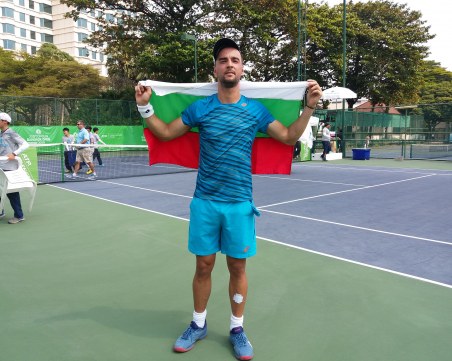 Мико громи руснак на старта в Банкок