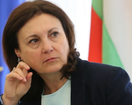 Президентът склони Бъчварова да стане посланик в Израел