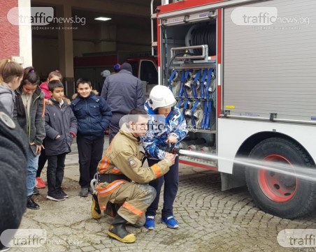 Ученици станаха огнеборци, 