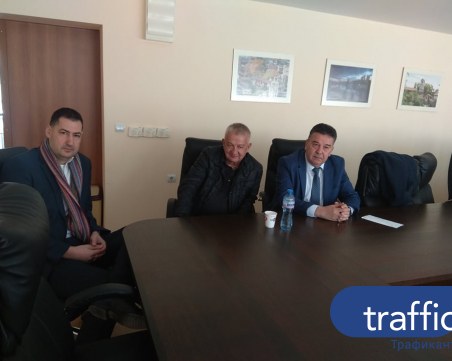 Крушарски с изненадваща визита при кмета Тотев, готов е да започне ремонта на Лаута