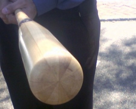 Пияни младежи с бухалки тръгнаха на любовна вендета в Кючука, свършиха в ареста