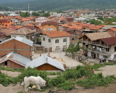 Помагат на ромите в Пещера да узаконят жилищата си