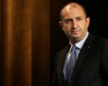 Президентът ще мълчи за милионите на Ц.Ц. И все пак: Защо научаваме от чужди посланици?