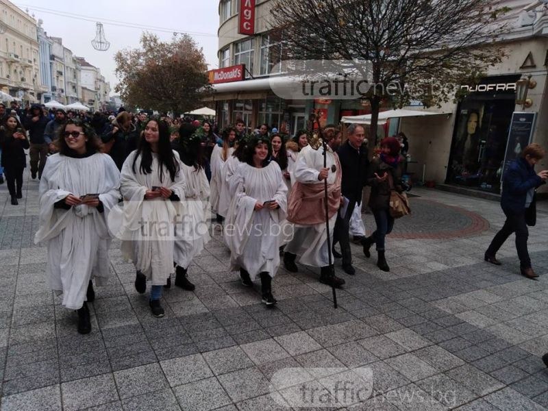 Червено вино ще се лее в центъра на Пловдив! Дионисиевото шествие тръгва по Главната