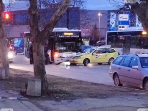 Две пътнички са пострадали при катастрофата между автобус и такси в Тракия