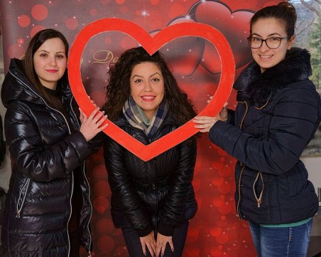 Благотворително фото събра 305 лв. за Лизи от Асеновград СНИМКИ