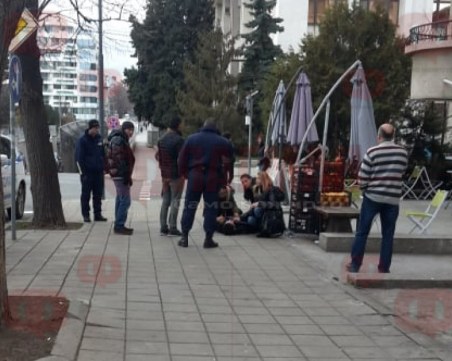 Двамата, намерени в безпомощно състояние в Бургас, се оказаха братя близнаци