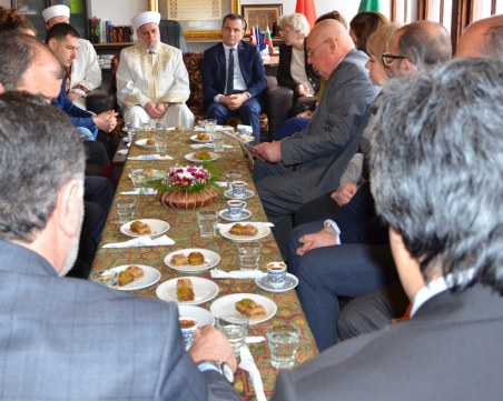 Кафе на толерантността пиха в Джумая джамия СНИМКИ