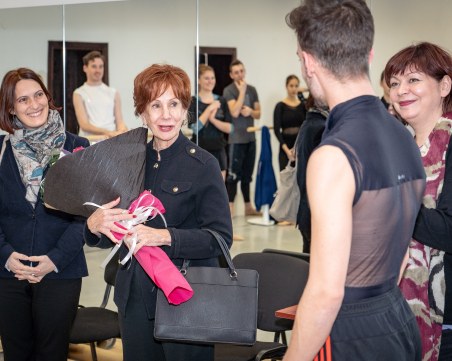 Легендарна кубинска хореографка работи с балета на пловдивската опера СНИМКИ