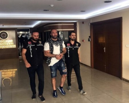 Митьо Очите кацна в София отслабнал и изтерзан ВИДЕО+СНИМКИ