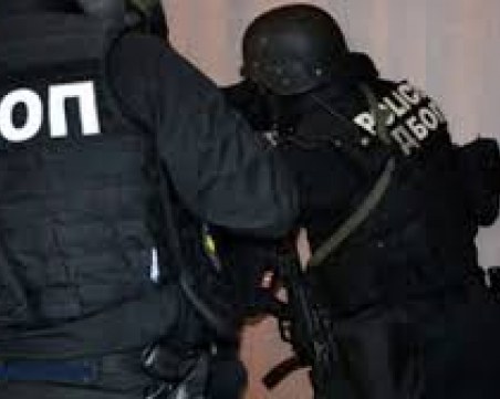 Прасето, Булдога, Чифуто и Котетата пласирали дрога в Благоевград